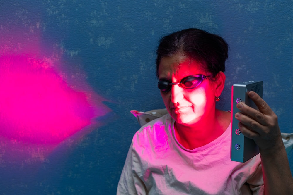 Photobiomodulation: Eine Therapie, die Licht verwendet, um die Zellfunktion zu verbessern und das Altern potentiell zu verlangsamen.